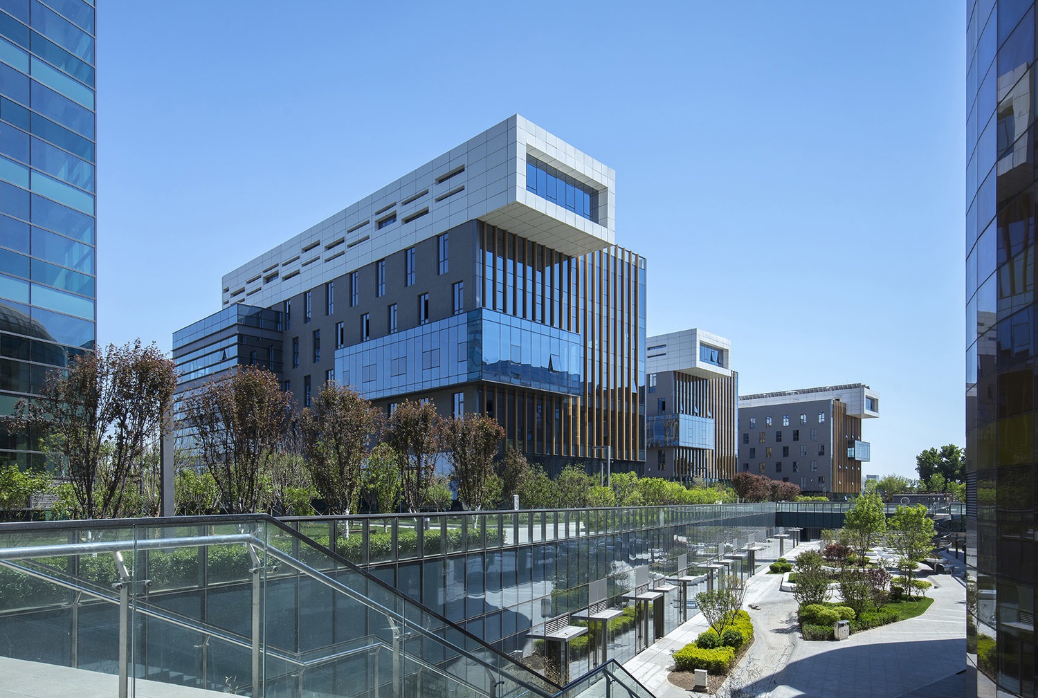 上海環(huán)?？萍脊旧虾Ｐ靺R區(qū)廠(chǎng)房|辦公室裝修工程